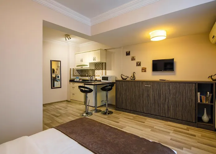 מלון Taksimdays 2*